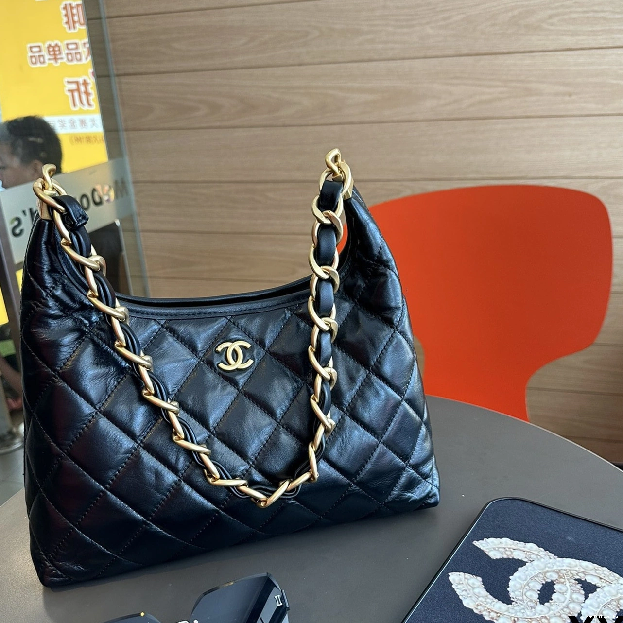 Women 395 Chanel Sleek Handbags For 1210